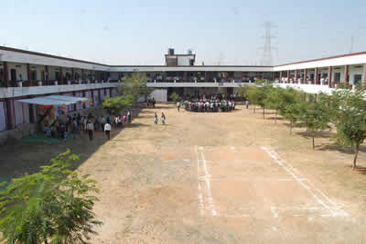 https://cache.careers360.mobi/media/colleges/social-media/media-gallery/3119/2019/3/27/College Building View of Shri Sai College of Engineering and Technology Chandrapur_Campus-view.JPG
